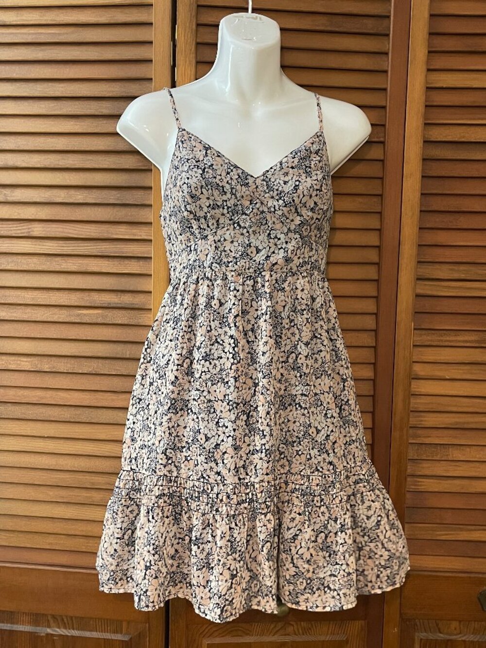 Hollister Floral Smocked Tiered Mini Dress Sz S Navy Blue /Pink floral dress